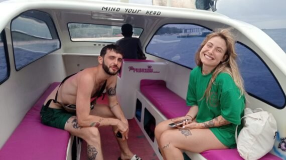 Island Hopping in Style: Clara & Pierre’s Relaxing Private Speedboat Ride from Gili Meno to Gili Trawangan at Sunset