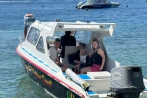 Family Adventure from Tetebatu to Gili Trawangan: Dutch Travelers Enjoy a Smooth Private Speedboat Ride with Luggage in Tow