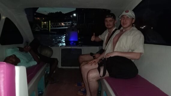 Chasing Sunset: Anton & Stanley’s Effortless Evening Speedboat Ride from Gili Trawangan to Teluk Nare with Just Two Little Bags