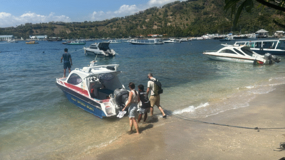 Morning Island Escape: Tessa & Dex’s Private Speedboat Adventure from Teluk Nare to Gili Trawangan
