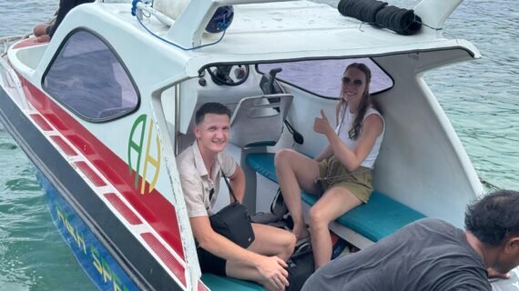 Midday Island Escape: Tessa & Dex’s Private Speedboat Ride from Gili Trawangan to Teluk Nare for a Stress-Free Return to Lombok