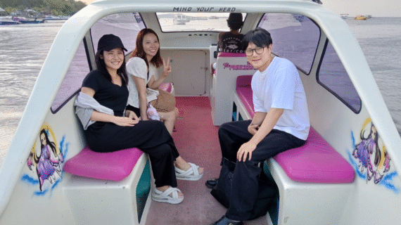 Sunset Adventure: Japanese Friends Set Sail from Teluk Nare to Gili Trawangan on a Private Speedboat for an Unforgettable Island Arrival