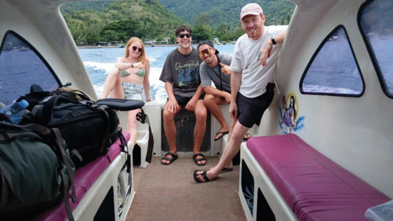 UK Friends Set Sail: A Relaxing Private Speedboat Ride from Teluk Nare to Gili Meno at 1:30 PM
