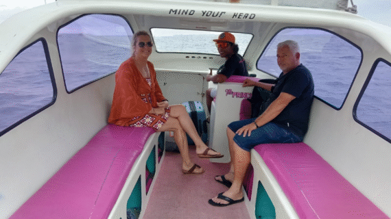 From Lombok Airport to Gili Trawangan: Leanne & Steve’s Relaxing Private Car and Speedboat Adventure on a Sunny December Morning