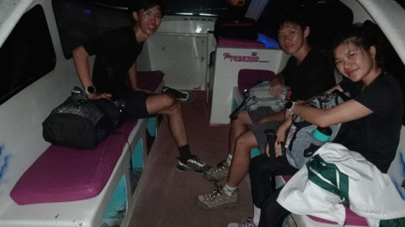 Evening Escape from Teluk Nare to Gili Air: Singaporean Friends’ Private Speedboat Ride After Rinjani Adventures
