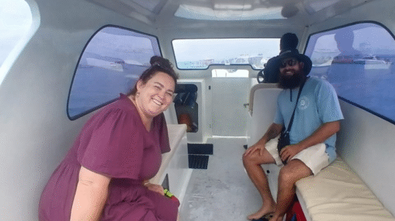A Relaxing Noon Ride: Rhiannon and Jarrod’s Private Speedboat Adventure from Teluk Nare to Gili Air with Just Two Backpacks
