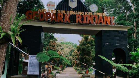 Air Terjun Benang Kelambu