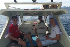Island Hopping Made Easy: Vince & Luuk’s Smooth 10AM Private Speedboat Ride from Gili Trawangan to Gili Air with Luggage in Tow