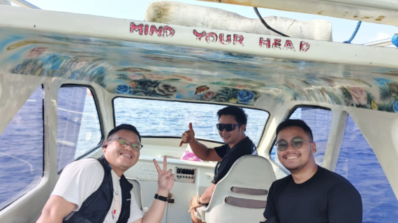 From Lombok Airport to Gili Trawangan: Risqi & Diza’s Relaxing Afternoon Private Speedboat Adventure at 4:15 PM