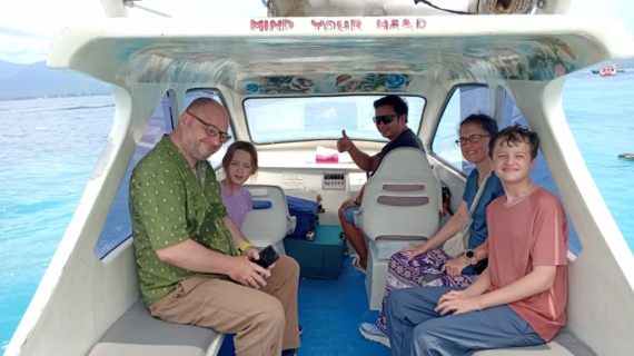 Island Hopping in Style: The Bull Family’s Private Speedboat Adventure from Gili Air to Teluk Nare Port