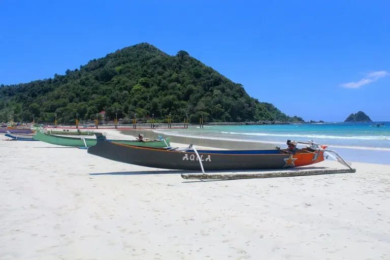 Southwest Lombok boat bay atmosphere near Sekotong trips