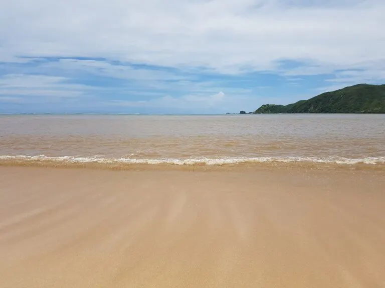 Pantai Kuta Lombok beach day scene