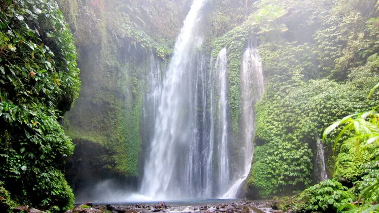 Waterfall on the Senaru trail toward Tiu Kelep