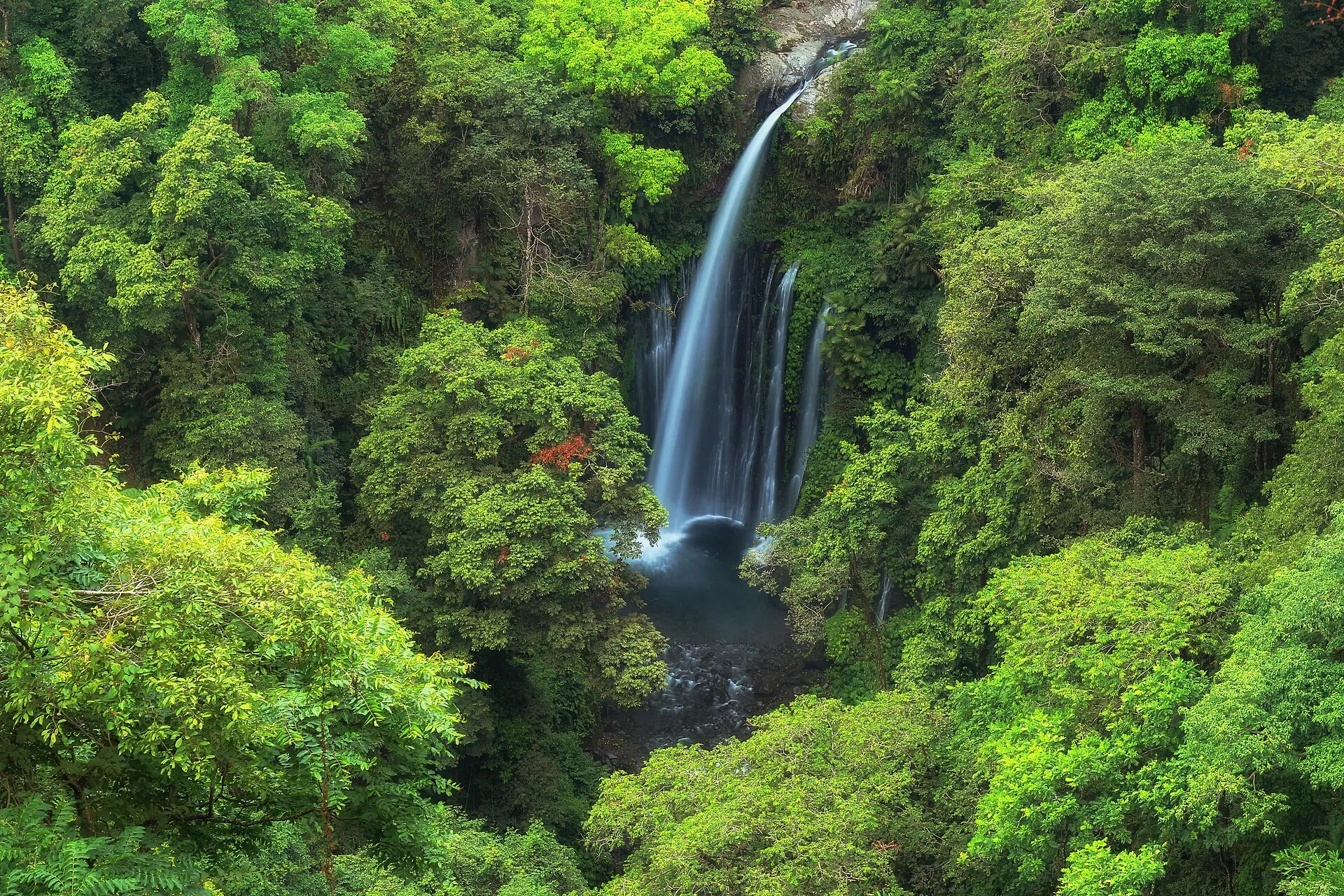 Tiu Kelep Waterfall twin cascade near Senaru