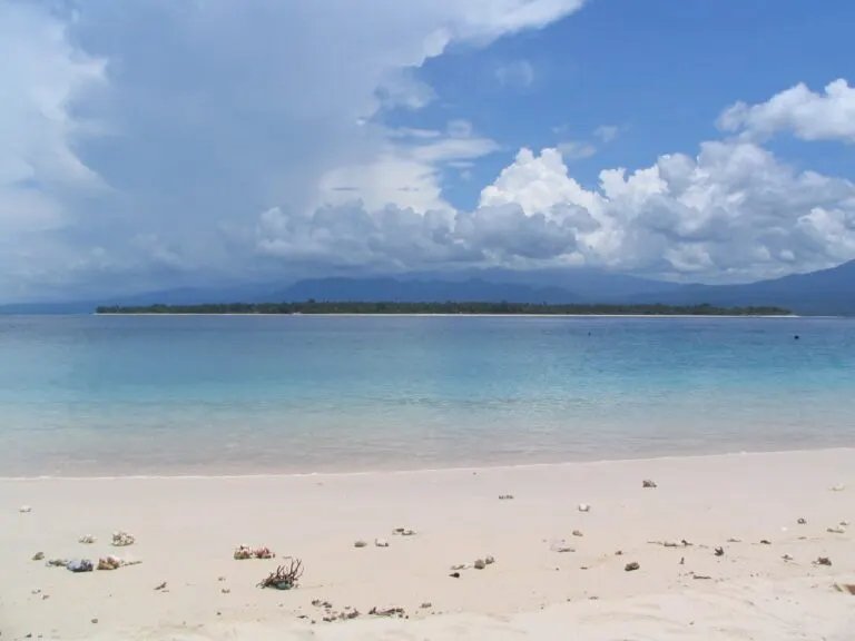 Gili Air shoreline and turquoise water seen from Gili Meno